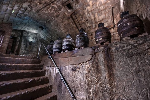 Historic rock cellar, beer cellar of an inn, built in the 17th century, market square, Lauf an der