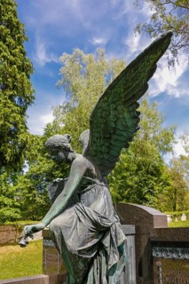 Historic cemetery, Tour, Memorial, Kurz family, Dr Otto Kurz 1864 to 1915, Sculpture of a woman,