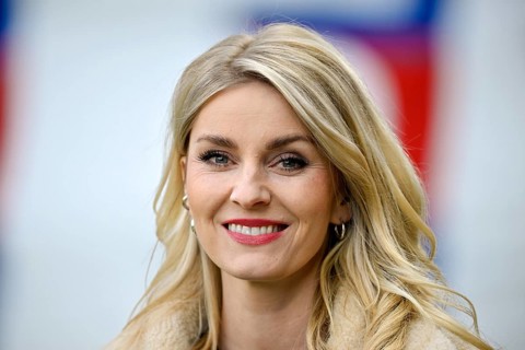 SKY presenter reporter Lisa Hofmann Portrait smiles soccer Bundesliga, Voith-Arena, Heidenheim,