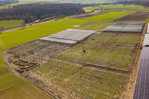 Construction phase of a solar system in fields, photographed from above, Agri PV Bau für