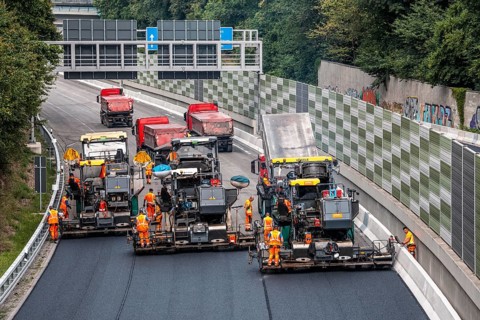 Rehabilitation of the A52 motorway near Essen, an 8 km long section between the Essen-Kettwig
