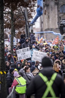150, 000 people gather around the Bundestag in Berlin to build a human wall against the shift to