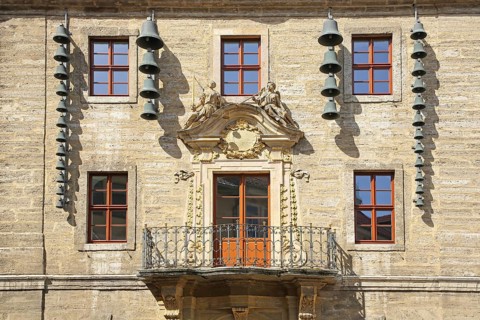 Glockenspiel with balcony at the town hall, Bad Langensalza, Thuringia, Germany