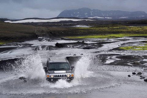 Iceland, Europe, Range Rover in Highlands, Highlands