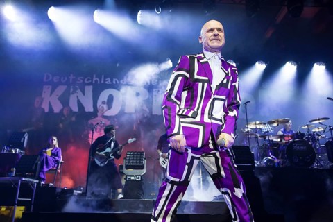 Stumpen (Gero Ivers), singer of Knorkator live on All good things are 30! Tour at the Columbiahalle