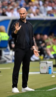 Coach coach Christian Ilzer TSG 1899 Hoffenheim on the sidelines gesture gesture soccer Bundesliga,