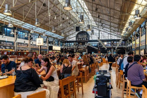 The Mercadeo da Ribeira, also known as TimeOut Market, is the best address for Portuguese