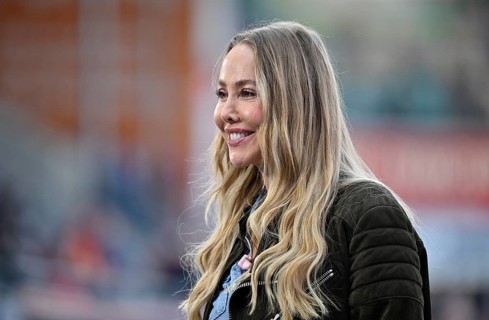 DAZN presenter reporter Sylvia Walker Portrait smiles soccer Bundesliga, Voith-Arena, Heidenheim,