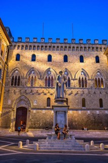 Piazza Salimbeni, Siena, Tuscany, Italy