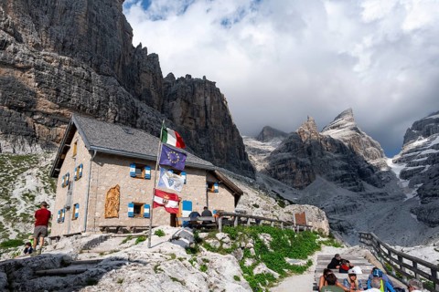 Alpine Club Hut, Refugio Francis Fox Tuckett, mountain peaks of the Brenta Mountains,