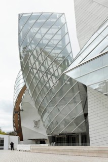 Louis Vuitton Foundation, Le vaisseau de verre, glass ship, futuristic building by architect Frank