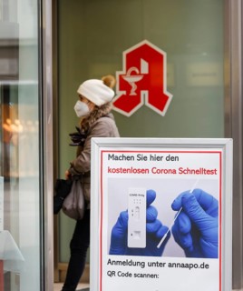 Düren, North Rhine-Westphalia, Germany - Pharmacy offers free corona rapid test, Düren city centre