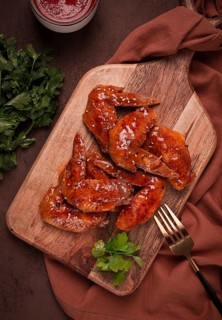 Chicken wings, with barbecue sauce, with tomato sauce, fast food, no people