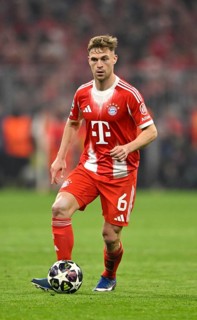 Joshua Kimmich FC Bayern Munich FCB (06) Action on the ball Football UEFA Champions League CL