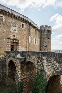 Castle and medieval village, Suze-la-Rousse, Département Drôme, Provence, Auvergne-Rhône-Alpes,
