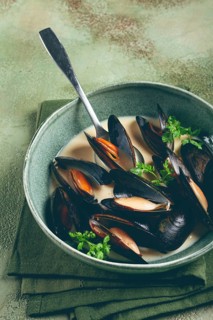 Mussels in shells, in creamy garlic sauce, mussels in bechamel sauce, homemade, no people