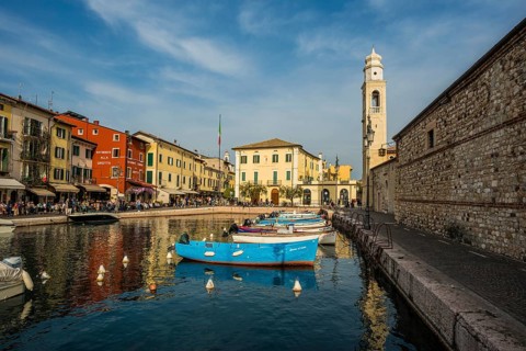Picturesque village with colorful houses on the lake, Lazise, Lake Garda, Verona province, Veneto