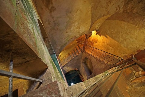 Jewish mikveh with steep stairway down to the water basin, depth, height, Jewish bath, Judengasse,