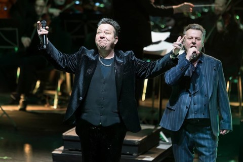Sebastian Krumbiegel, singer of Die Prinzen live on Symphonica Tour together with the Thüringen