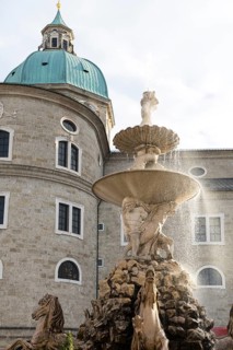Residenzbrunnen am Residenzplatz, with the cathedral in the background, Salzburg, Austria