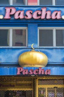 The first high-rise brothel in Europe, the Pascha, now insolvent, Hornstraße in Neuehrenfeld,