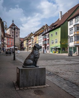 Bronze statue, memorial of a Rottweiler dog, it is reminiscent of the dog breed whose name is