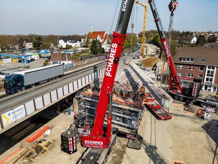 First part of the assembly of the new, 120-meter-long A516 motorway bridge, across Teutoburger