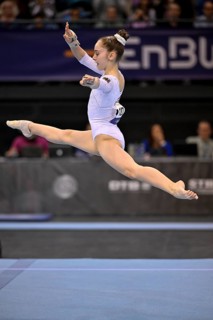 Frederika Suhl GER Floor action gymnastics, EnBW DTB-Pokal, Porsche-Arena, Stuttgart,
