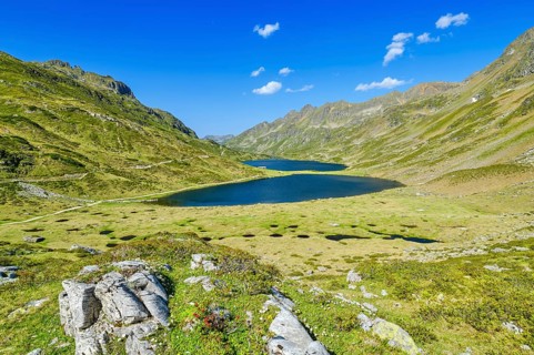 Hiking to the Giglach lakes, spring, blue sky, alpine roses, nobody, daylight, mountain lake,