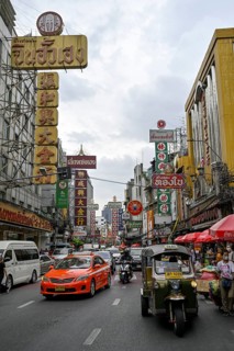 Street scene on Yaowarat Road, China Town, Chinese neighbourhood, Sampheng, Bangkok, Thailand
