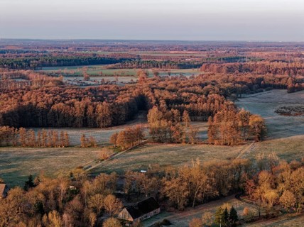 Reif lies in some fields in the countryside in the UNESCO Drömling Biosphere Reserve in the Altmark