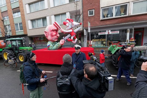 Jacques Tilly during a WDR interview in front of his Putin theme car, reaction to the lawsuit in