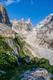 Mountain valley, Castelletto Superiore and Cima Sella peaks, back Scharte Bocca di Tuckett, Brenta