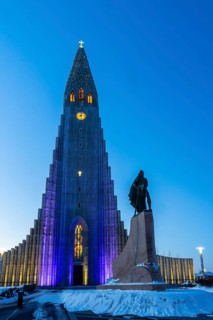 Leif Eiriksson statue in front of Hallgrímskirkja, Evangelical Lutheran parish church of the