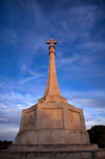 Cross, Cruz del Descubrimiento, Santa Ponça, Calvià, evening mood, Majorca, Balearic Islands,