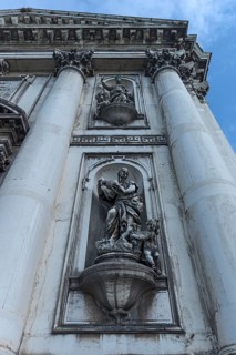 Allegory of Temperance by sculptor Alvise Tagliapietra, 17th century, at the church of Santa Maria