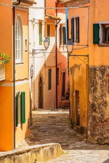 Narrow alley in Marciana Alta, Elba Island, Tuscan Archipelago National Park, Tuscany, Italy