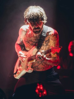 Singer Simon Neil from Biffy Clyro live on Futique Tour 2026 in Berlin's Max-Schmeling-Halle on 16