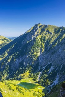 Lower Gaisalpsee, behind it the Entschenkopf (2043m), Allgäu Alps, Allgäu, Bavaria