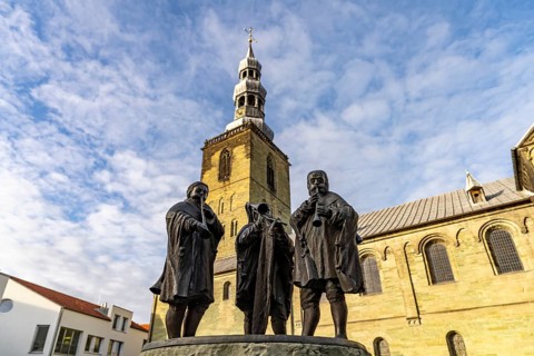 Musicians from the Aldegrever fountain in front of St. Peter's Church in Soest, North