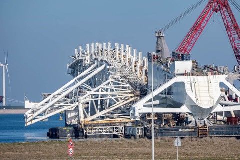 Bumblebee barge, with the Stinger boom, which is part of the world's largest laying vessel for