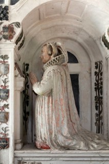 Women kneeling family memorial monument, wife of Thomas Barnadiston died 1619, Kedington church