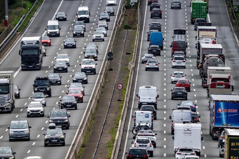 Traffic jam on the A3 motorway between the Hilden junction and the Mettmann junction, view to the