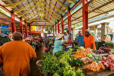 Gemüse und Obst auf dem Sir Selwyn Selwyn, Clarke Market, Victoria, Mahe, Republik Seychellen,