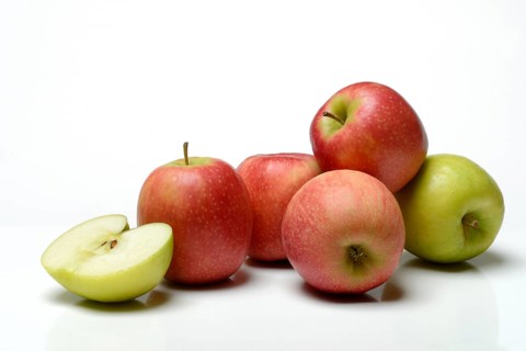 Several apples, varieties 'Pink Lady' and 'Greenstar'