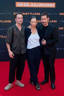 Nikolai Kinski, Sabine Timoteo, Clemens Schick, DIE ERMITTLUNG, Photo call on the red carpet for
