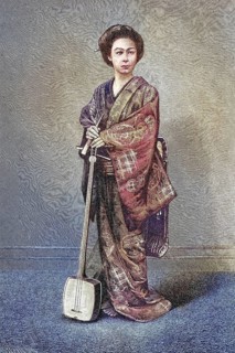 Japanese female life, Geisha with shamisen, musical instrument, stringed instrument, around 1885,