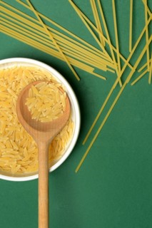 Semi di orzo in shell, pasta variety in the form of cereal grains and spaghetti