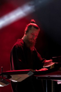 Pavel Kozlov, synthesiser by Molchat Doma live at the Tempodrom in Berlin on 23/11/2024