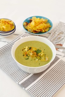 Swabian cuisine, cress soup with crisps, cress, plate with green cream soup, soup bowl, garnished